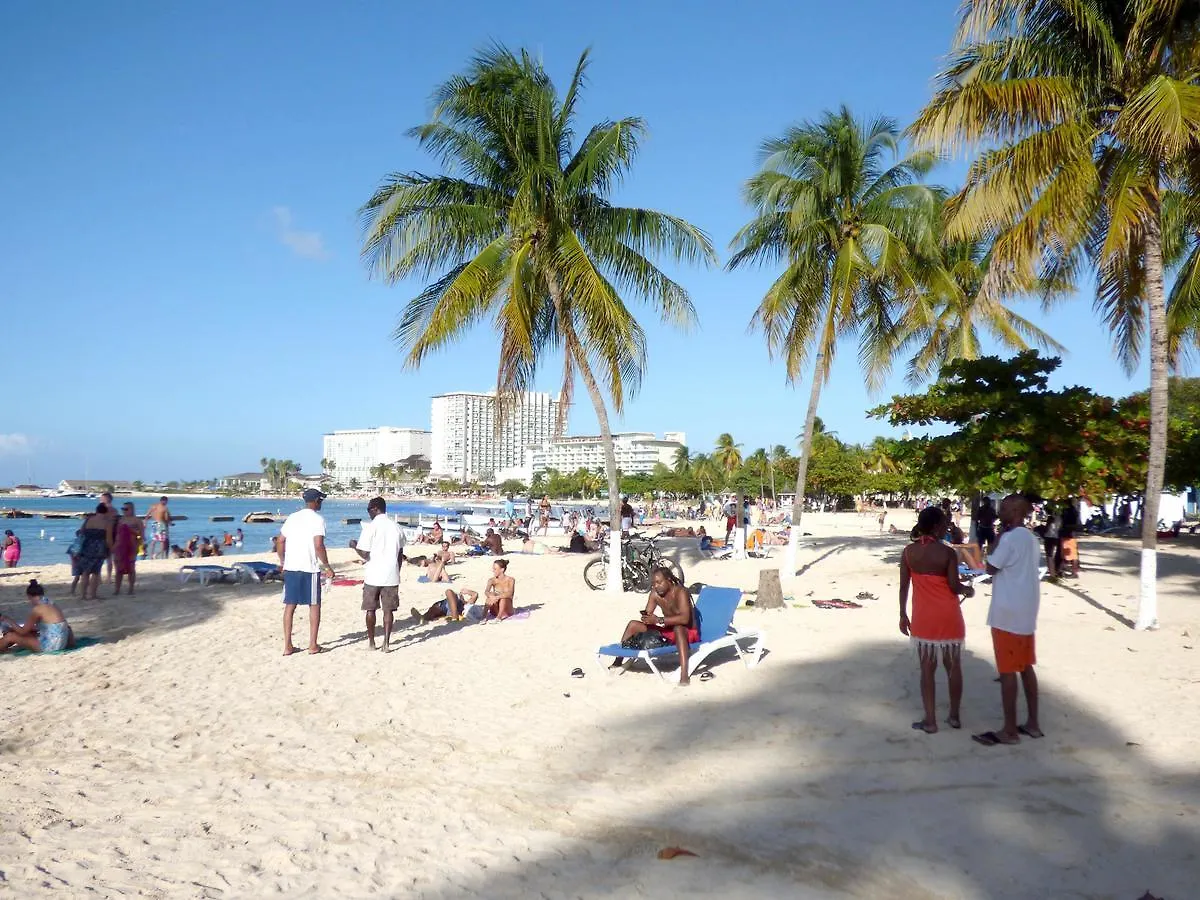 ** Appart hôtel Beach One Bedroom Suite C15 Ocho Ríos Jamaïque